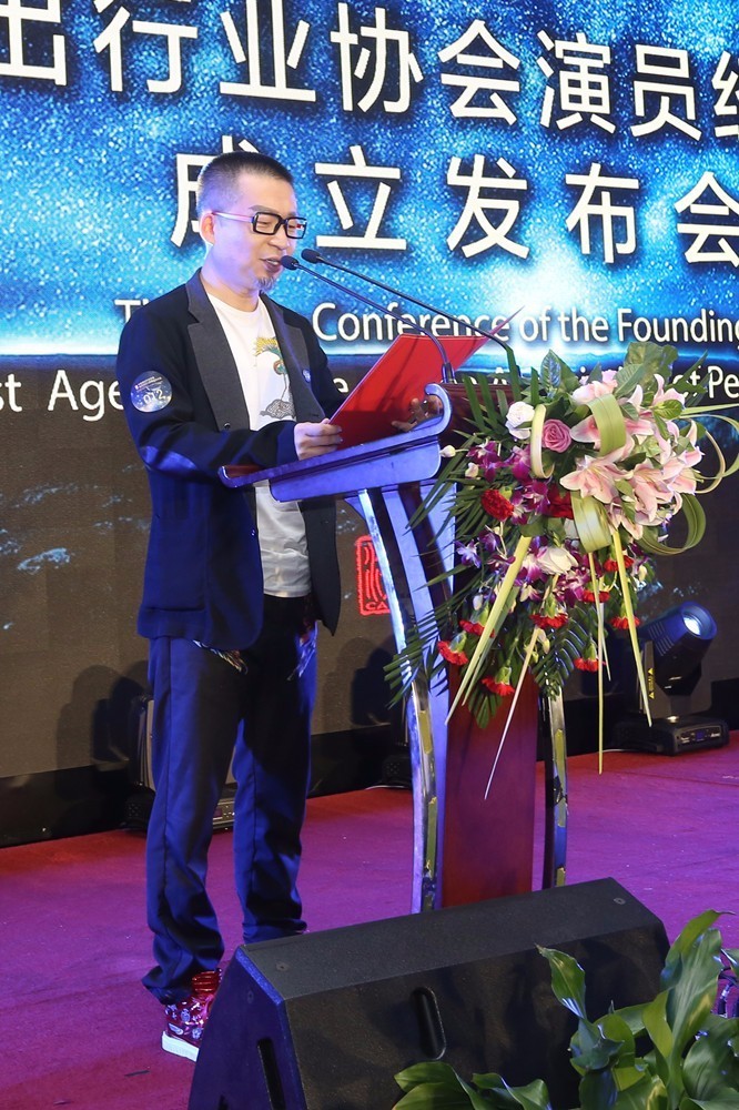 刘原龙.jpg